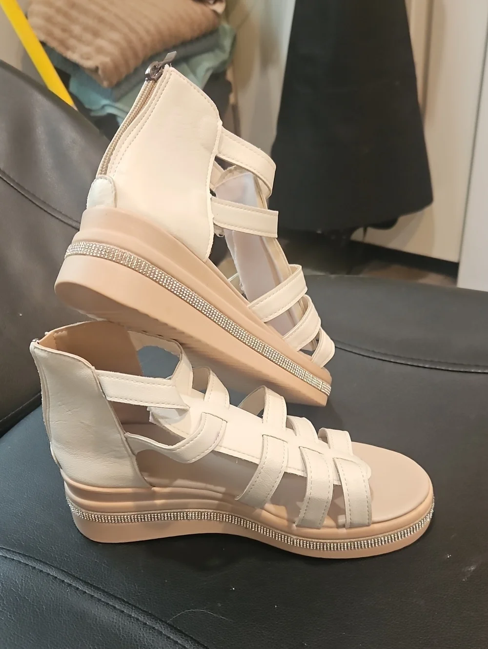 N/A chic cream